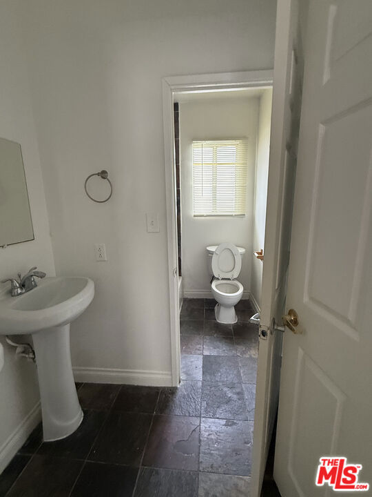 1283 W 36th Street Property Photo 16