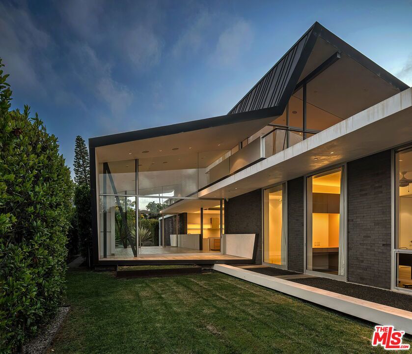 3646 Inglewood Boulevard Property Photo 1