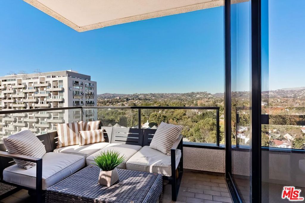 10350 Wilshire Boulevard 1102 Property Photo 13