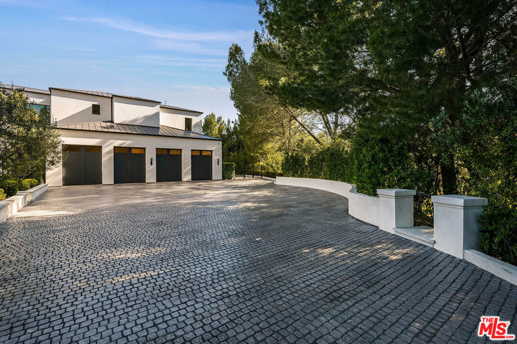 73 Beverly Park Lane Property Photo 4