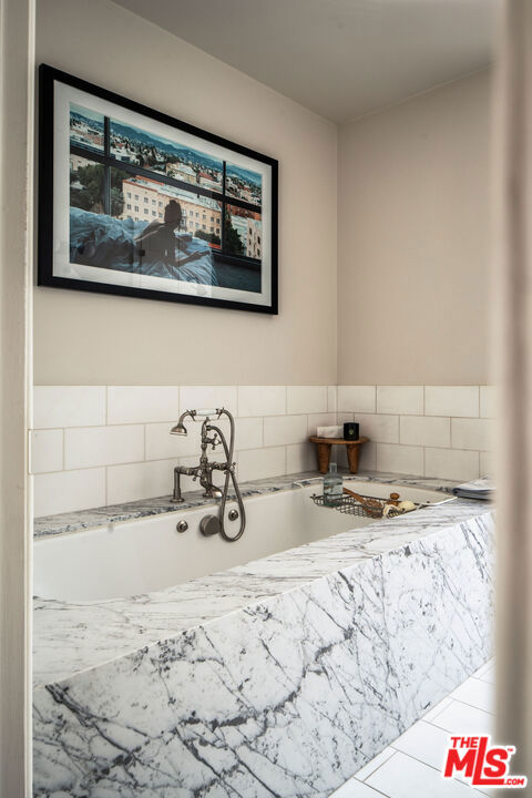 1424 N Crescent Heights Boulevard 60 Property Photo 19