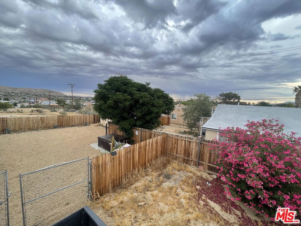 61750 Desert Air Road Property Photo 3
