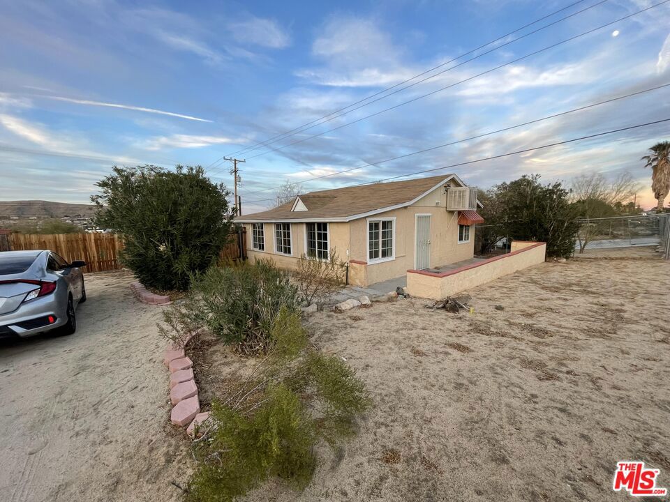 61750 Desert Air Road Property Photo 4
