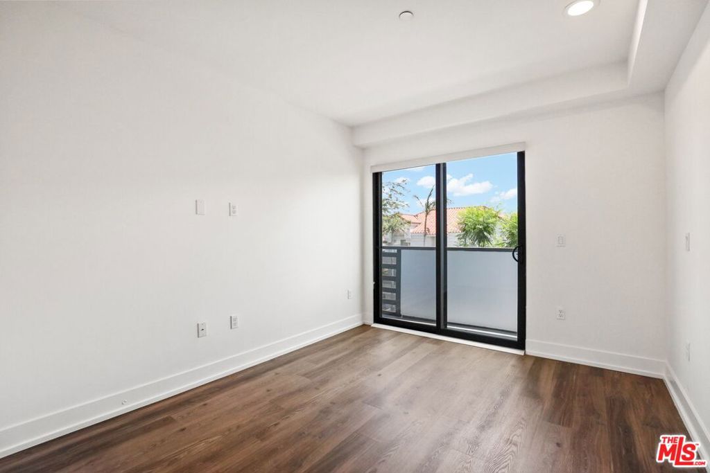 807 Hudson 308 Property Photo 7