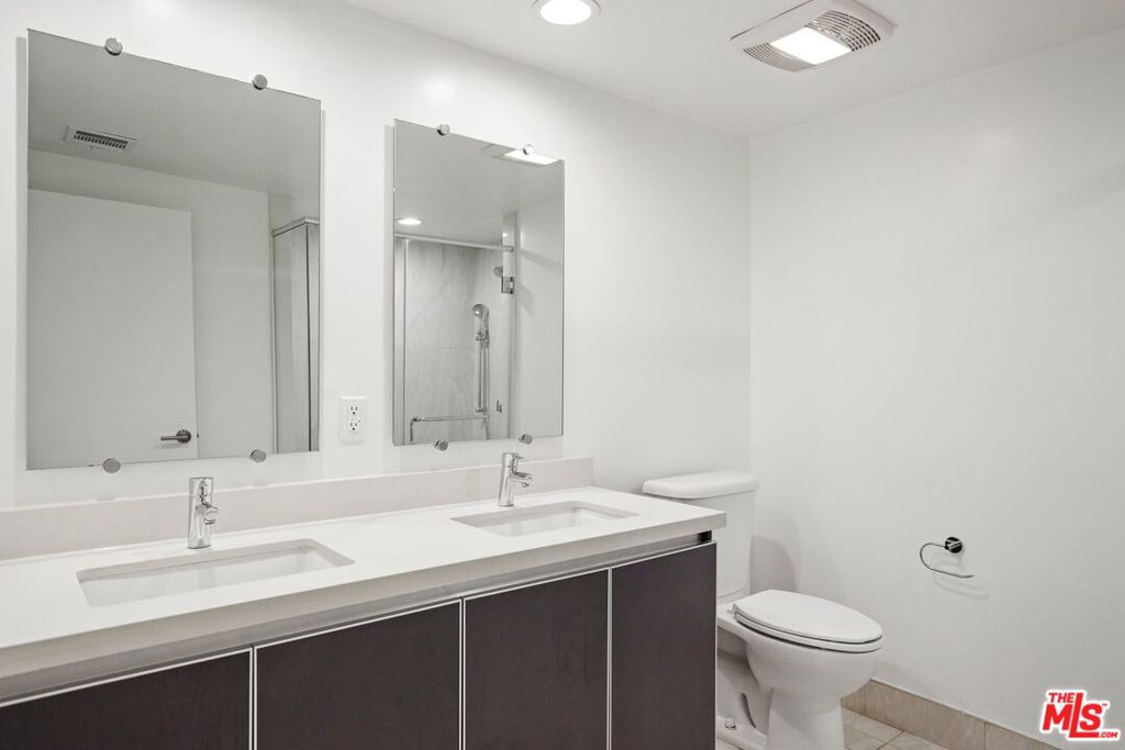 807 Hudson 308 Property Photo 8
