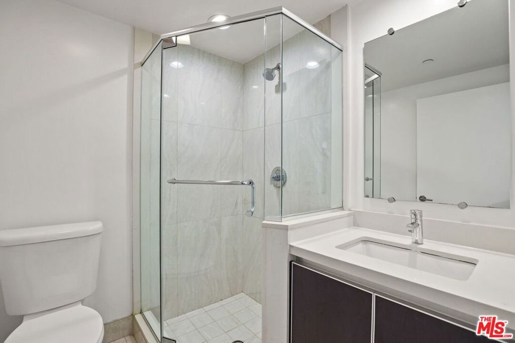 807 Hudson 308 Property Photo 12