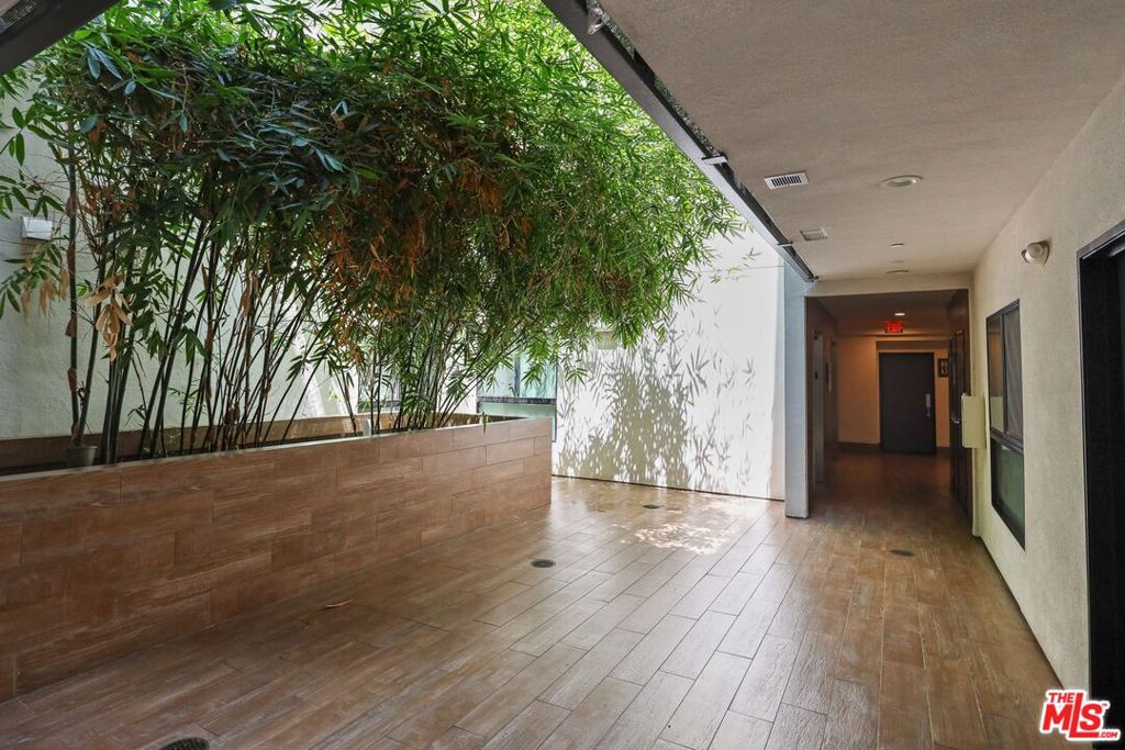 807 Hudson 308 Property Photo 17