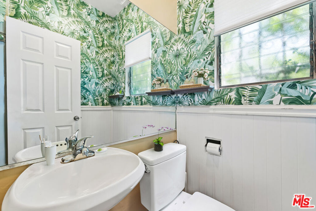 8130 Blackburn Avenue Property Photo 11