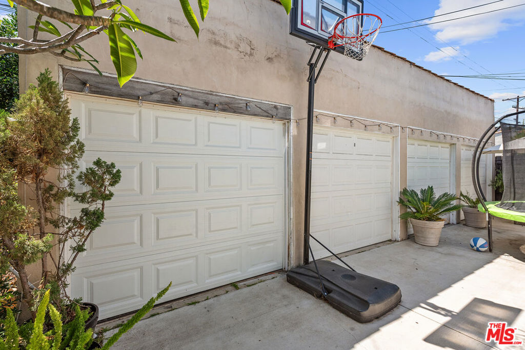 8130 Blackburn Avenue Property Photo 24