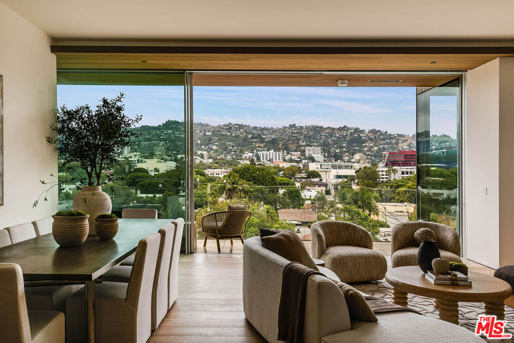 8899 Beverly Boulevard 5e Property Photo 8