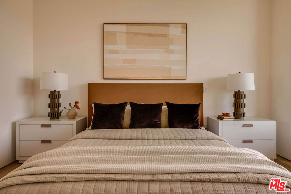 8899 Beverly Boulevard 5e Property Photo 17
