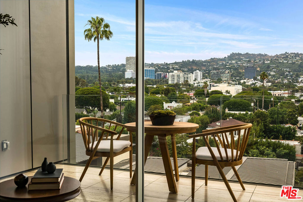 8899 Beverly Boulevard 5e Property Photo 20