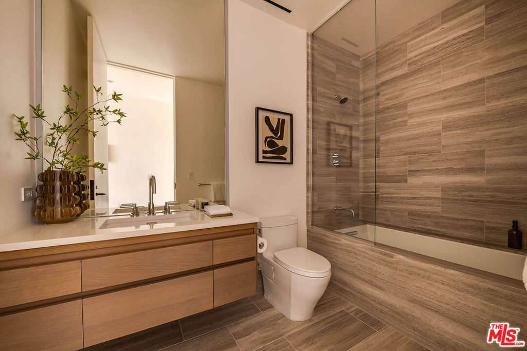 8899 Beverly Boulevard 5e Property Photo 29
