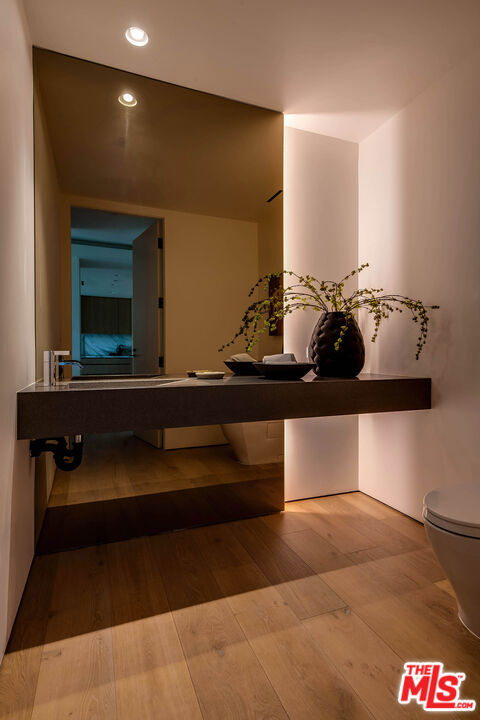 8899 Beverly Boulevard 5e Property Photo 30