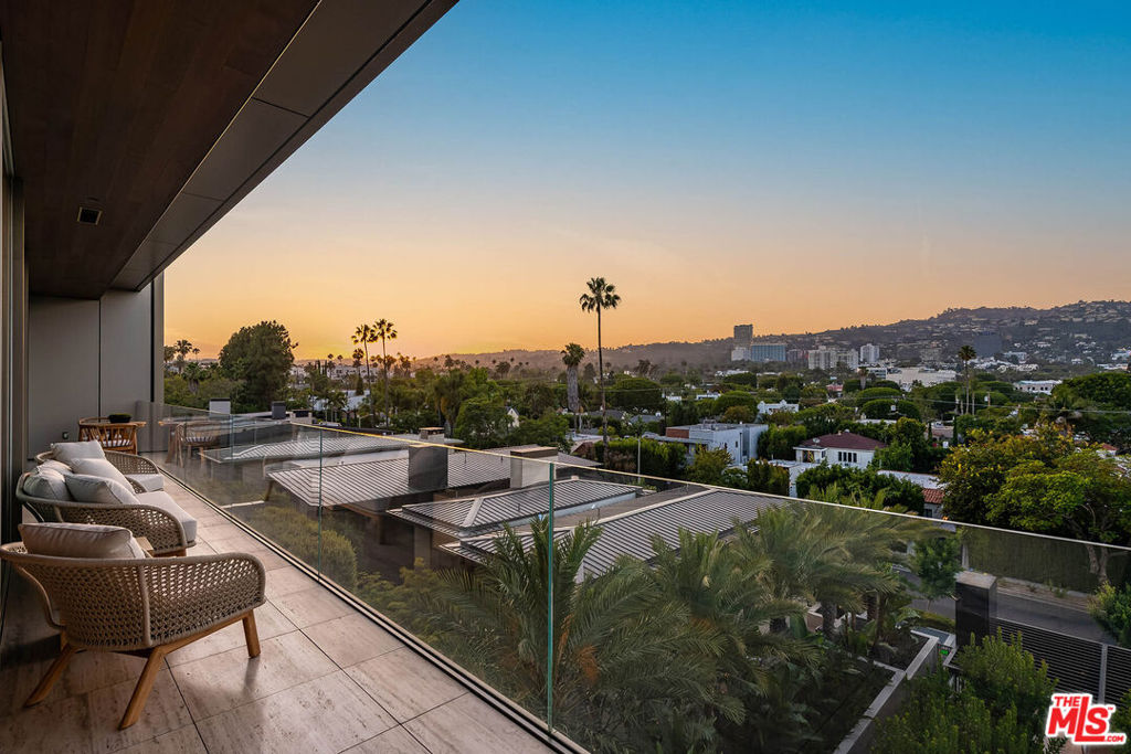 8899 Beverly Boulevard 5e Property Photo 34
