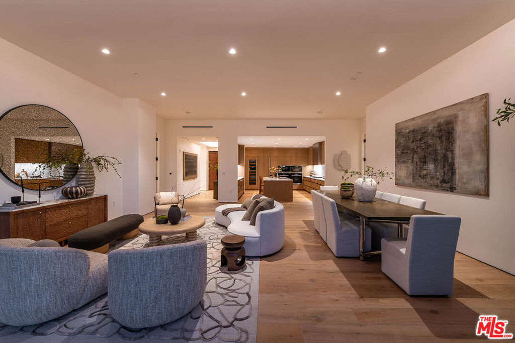 8899 Beverly Boulevard 5e Property Photo 35