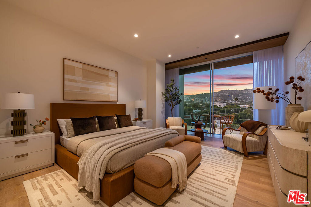 8899 Beverly Boulevard 5e Property Photo 38