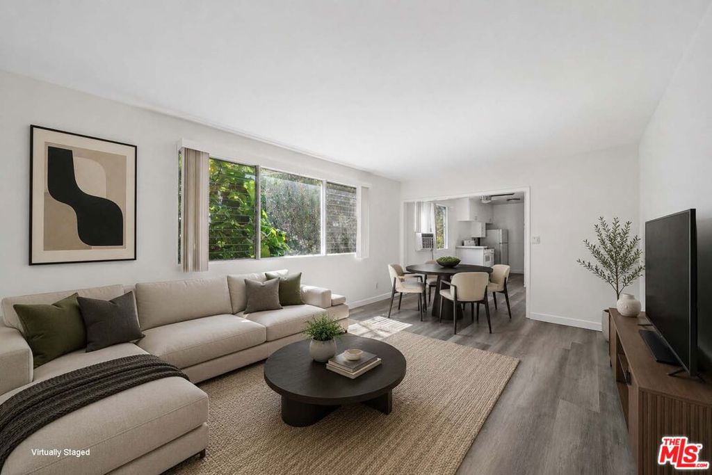 1027 N Edinburgh Avenue 8 Property Photo 1