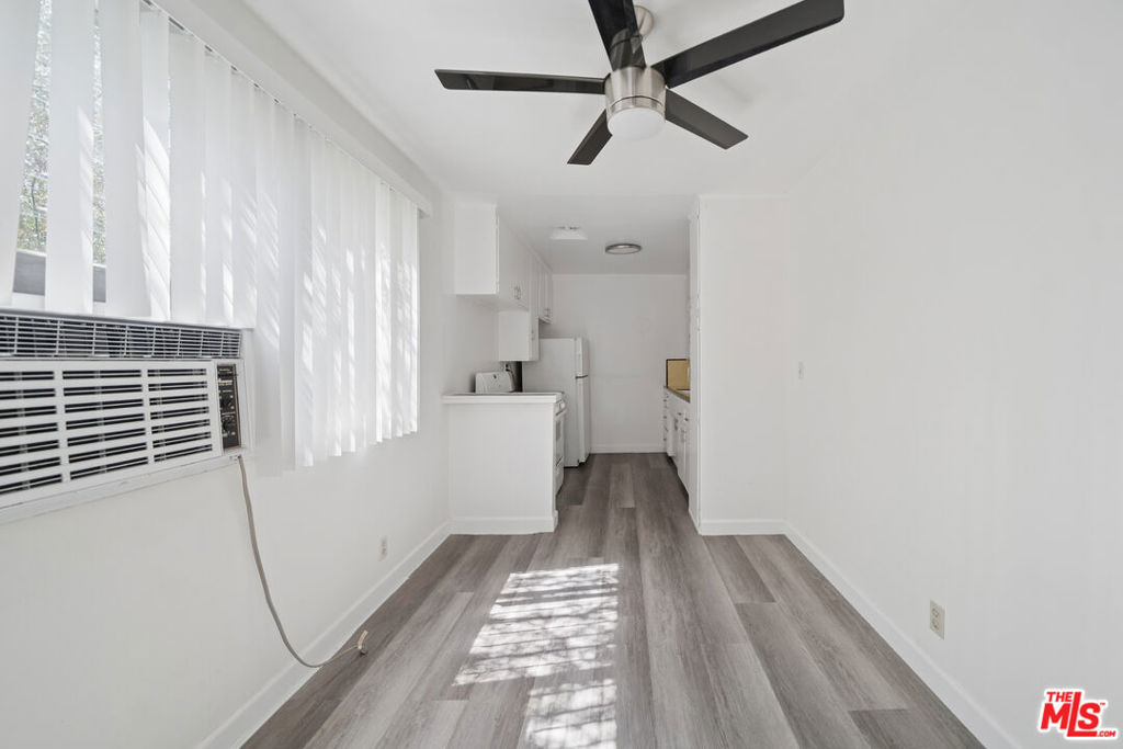 1027 N Edinburgh Avenue 8 Property Photo 4