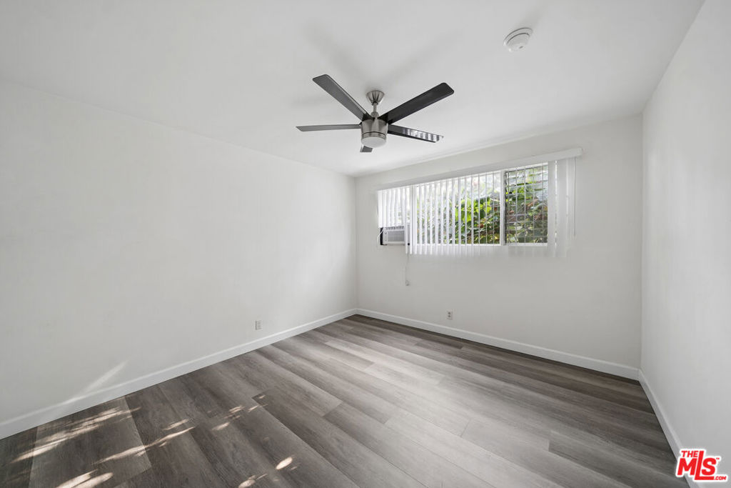 1027 N Edinburgh Avenue 8 Property Photo 6