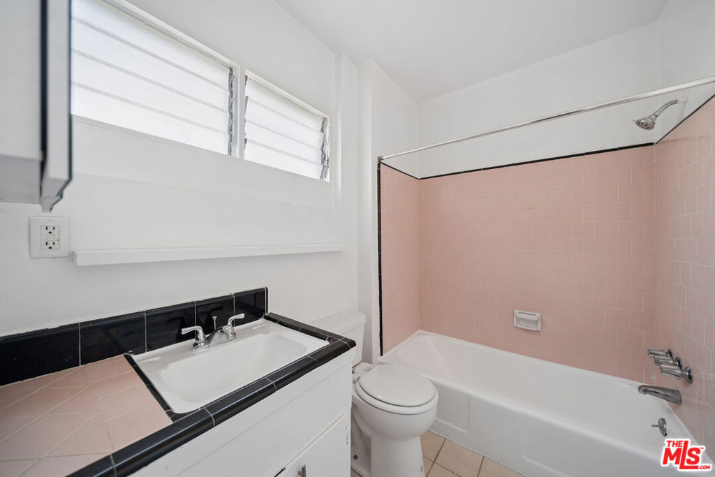 1027 N Edinburgh Avenue 8 Property Photo 8