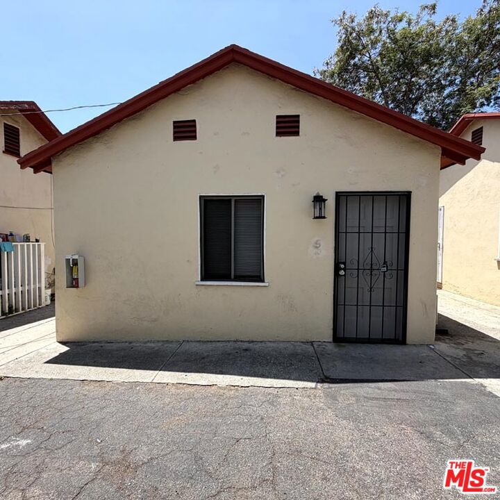 139 S Rosemead Boulevard 141 Property Photo 1