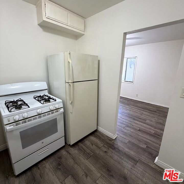 139 S Rosemead Boulevard 141 Property Photo 6