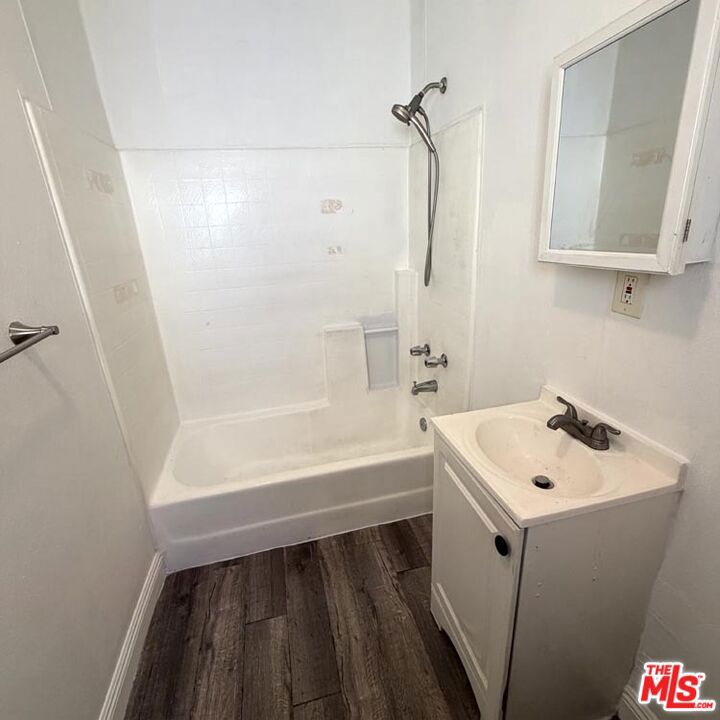 139 S Rosemead Boulevard 141 Property Photo 7