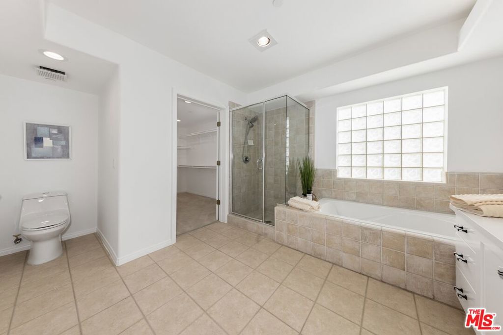 11766 W Sunset Boulevard 302 Property Photo 13