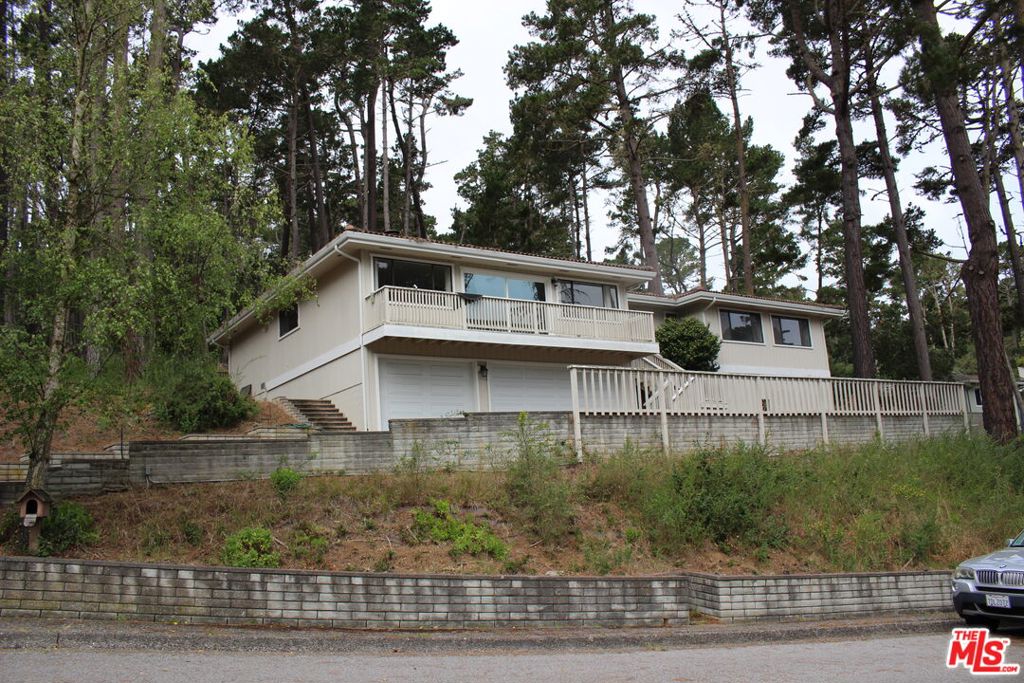 1 Greenwood Way Property Photo 2