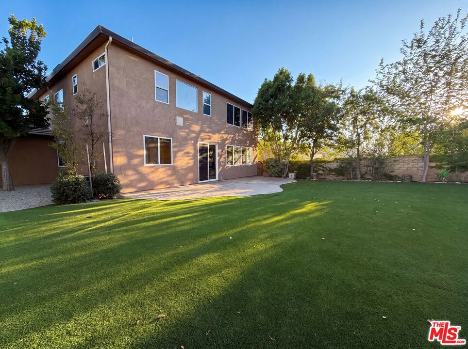 22017 Sunrise View Place Property Photo 5