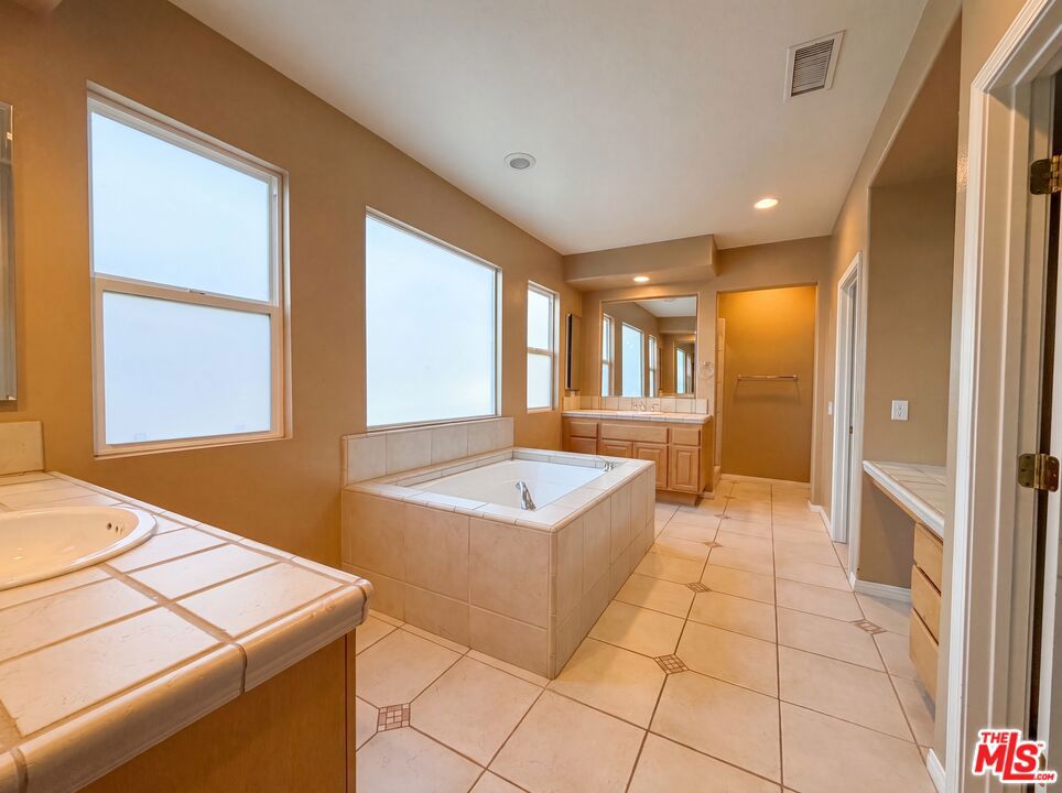 22017 Sunrise View Place Property Photo 16