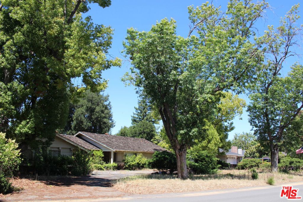 14111 Shadow Oaks Way Property Photo 3