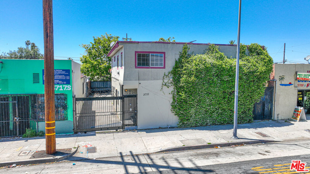 3711 S Western Avenue Property Photo 3