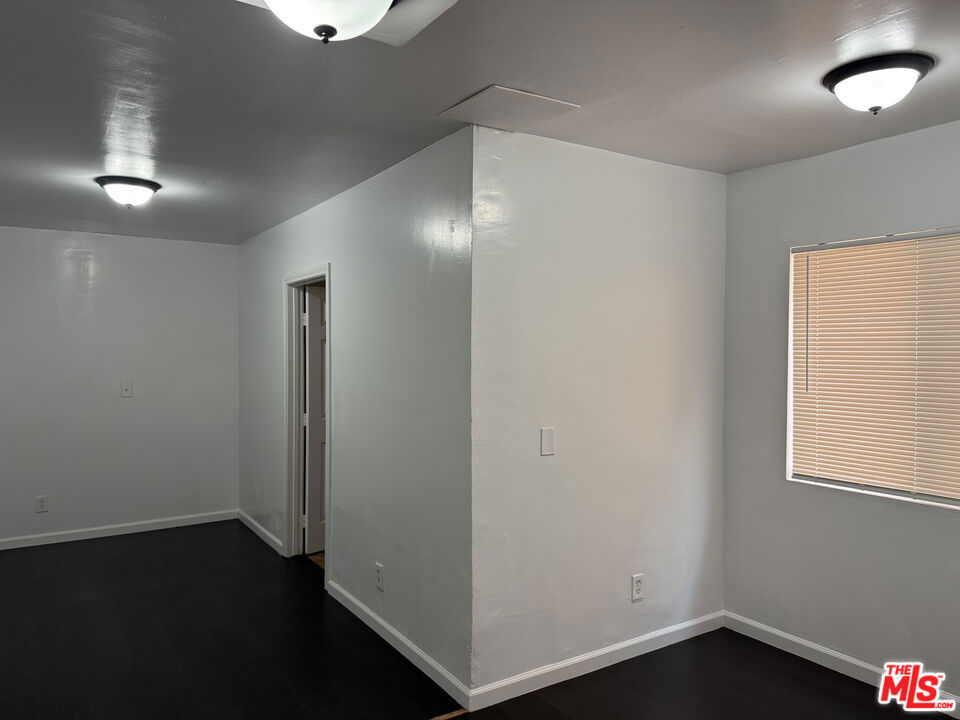 3711 S Western Avenue Property Photo 7