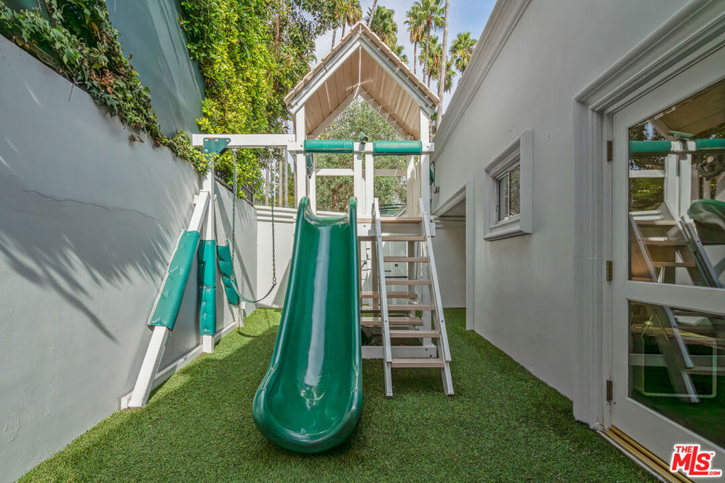 402 Doheny Road Property Photo 32