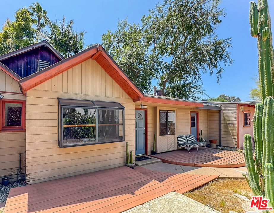 3124 Veteran Avenue Property Photo 6