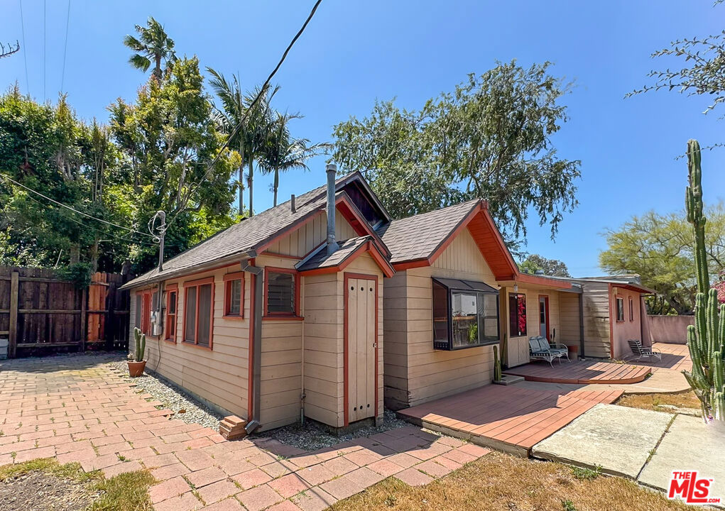 3124 Veteran Avenue Property Photo 7