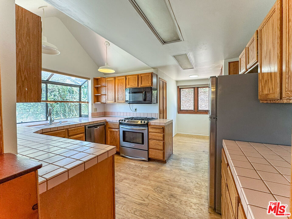 3124 Veteran Avenue Property Photo 14