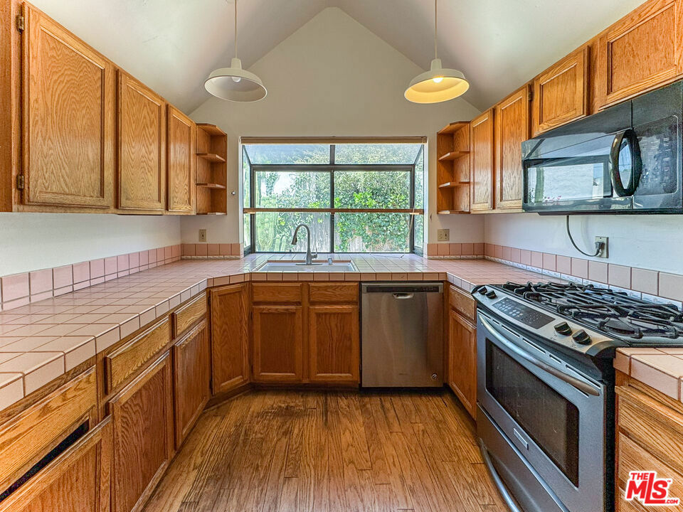 3124 Veteran Avenue Property Photo 15