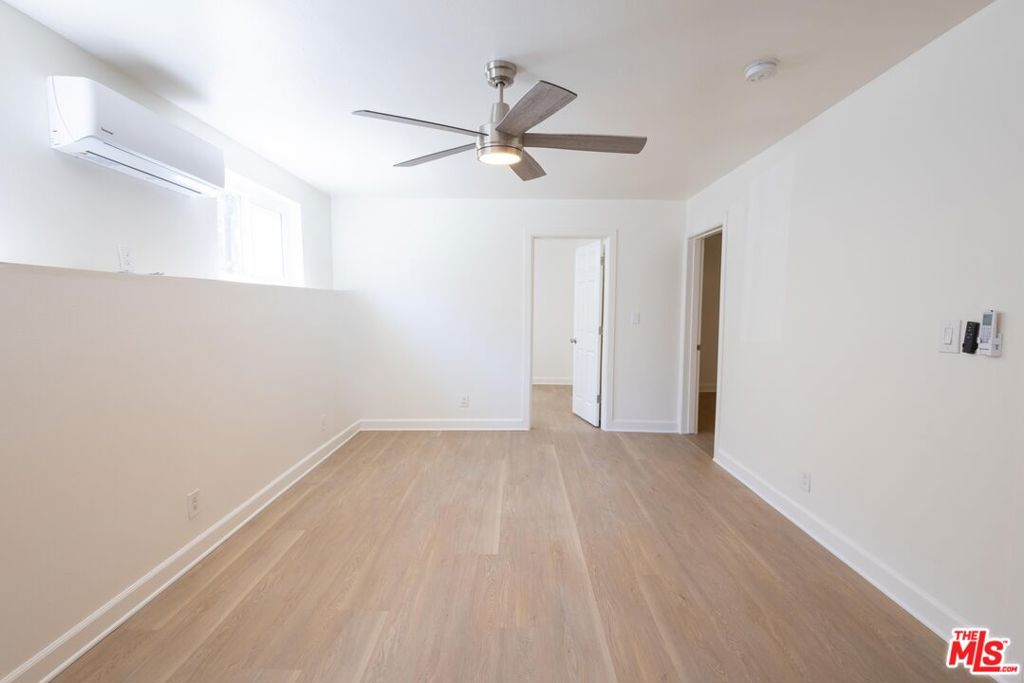 3445 E 4th Street Property Photo 5