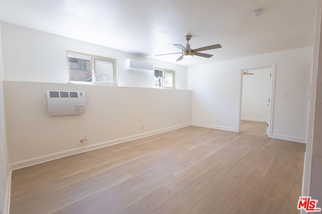 3445 E 4th Street Property Photo 6