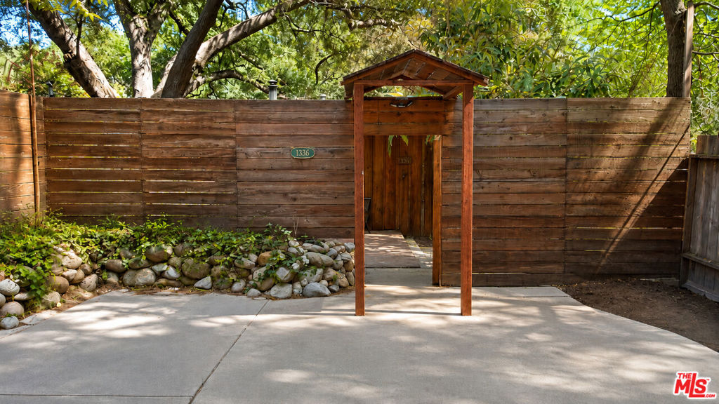 1336 Old Topanga Canyon Road Property Photo 2