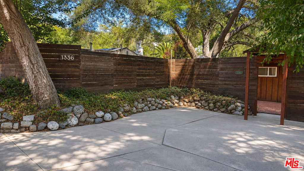 1336 Old Topanga Canyon Road Property Photo 3