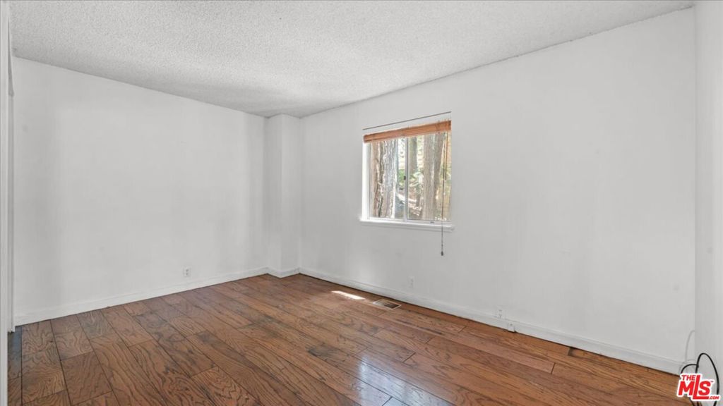 886 Sandalwood Drive Property Photo 21