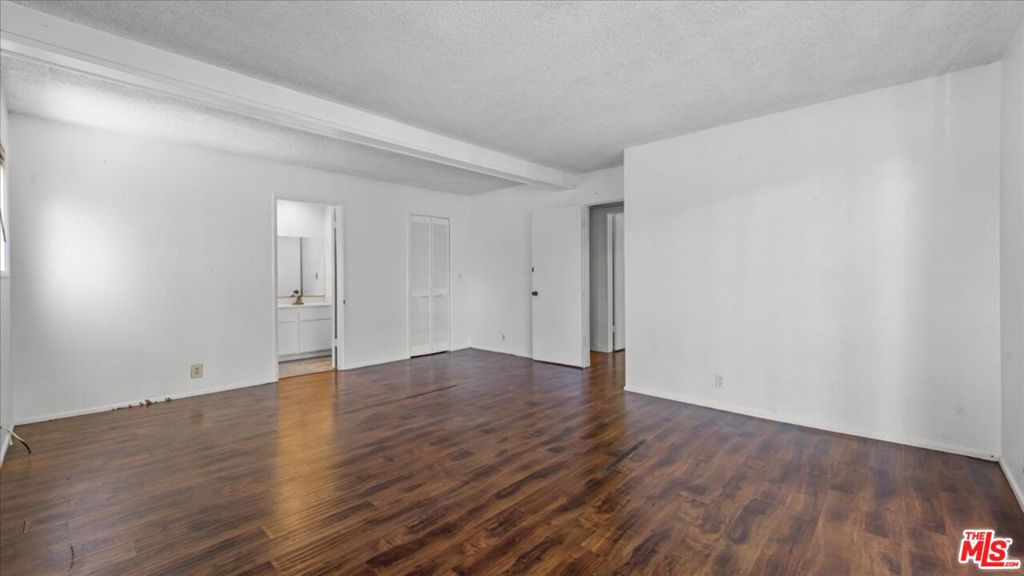886 Sandalwood Drive Property Photo 22