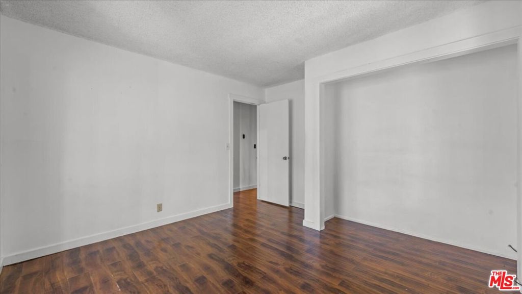 886 Sandalwood Drive Property Photo 25