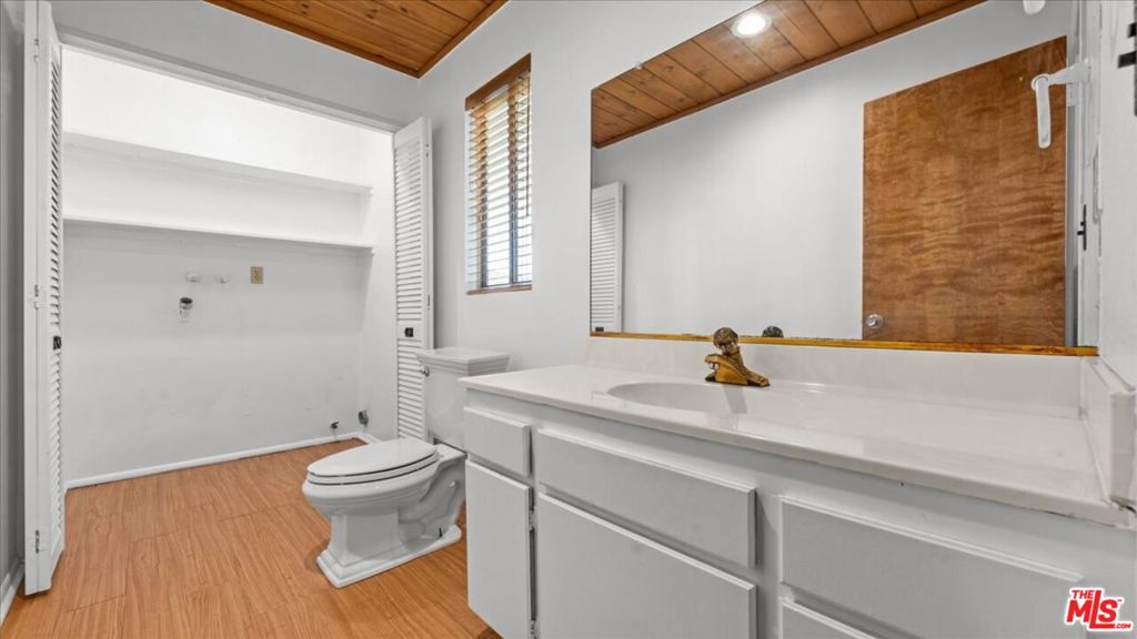 886 Sandalwood Drive Property Photo 26