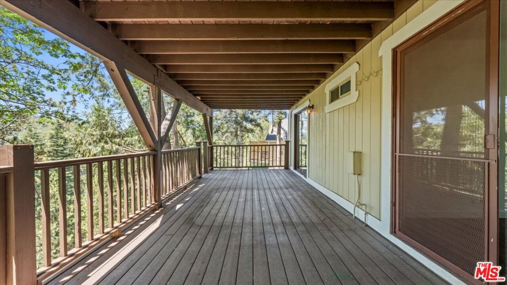 886 Sandalwood Drive Property Photo 35
