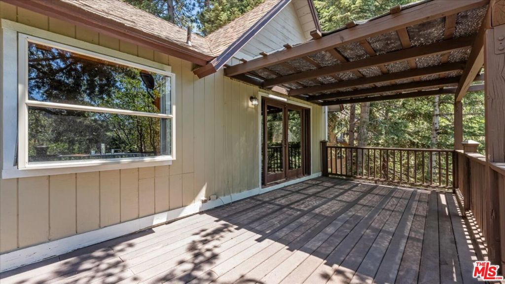886 Sandalwood Drive Property Photo 37